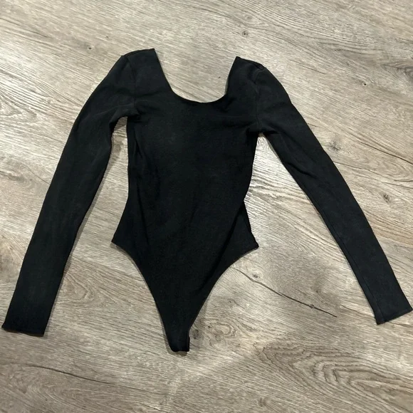 Babaton - Picture 3 of 3